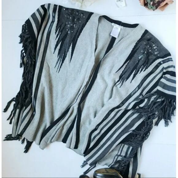 NWT Alberto Makali Gray & Black Fringed Open Shawl Sweater Women's Size Large - Picture 2 of 8